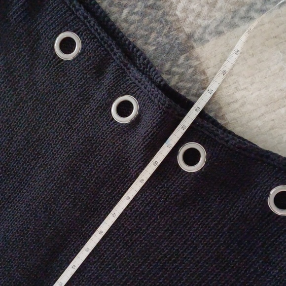 Lulu-B Grommet black knit Vneck sweater L - Picture 4 of 14